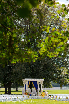 Blue and gold wedding decor Blue and gold wedding decor