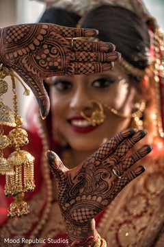 Bengali bridal mehndi design. Bengali bridal mehndi design.