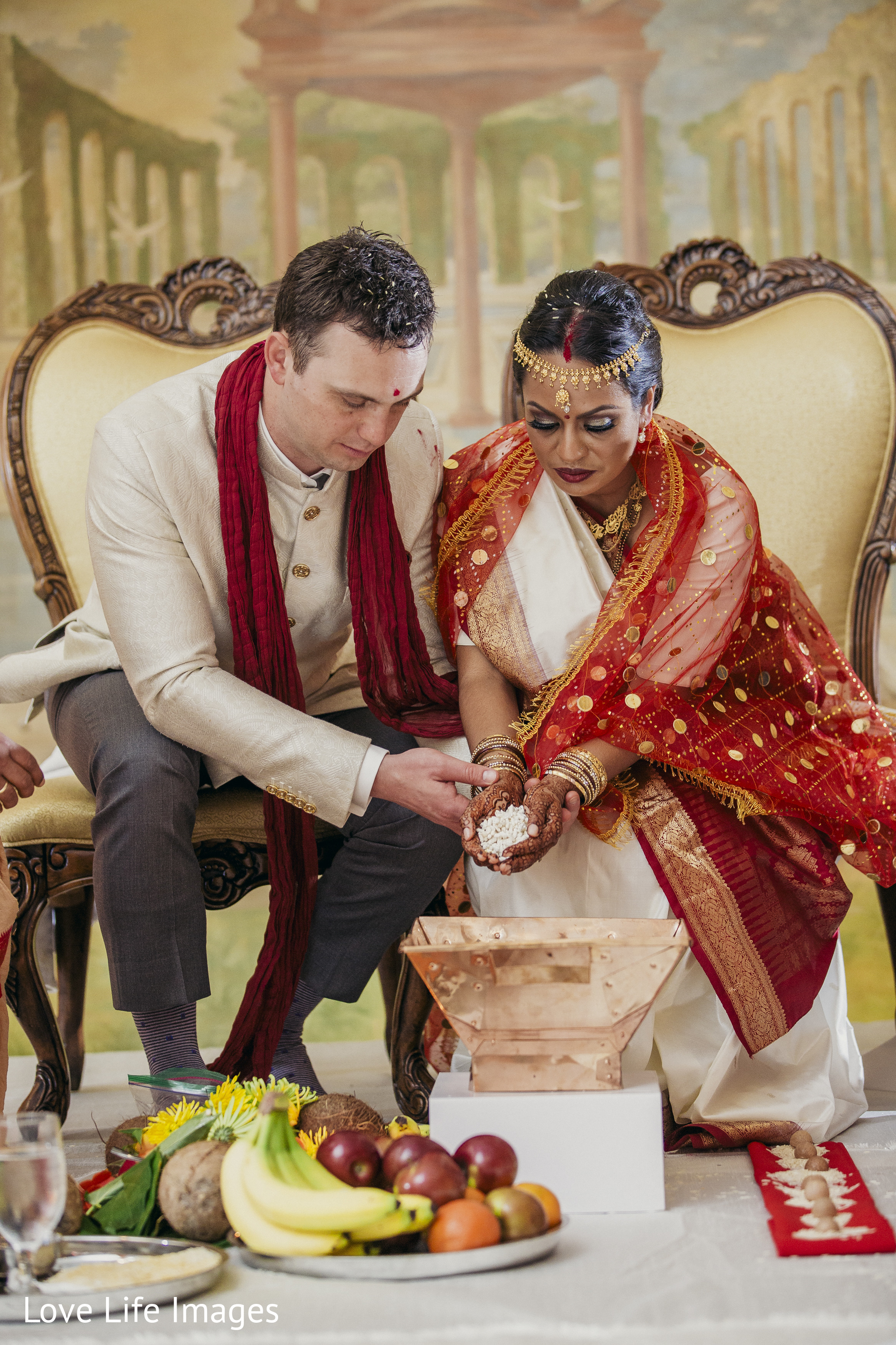 Indian couple photo session at wedding ceremon | Photo 102045