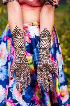 Fabulous intricate bridal henna design. Fabulous intricate bridal henna design.