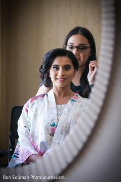 Maharani getting her hair done Maharani getting her hair done