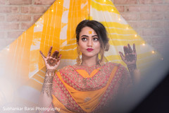 Mehndi party photography. indian bride,indian wedding mehndi,indian bridal henna,indian pre-wedding celebrations