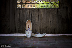 Fabulous cream and blue groom's shoes. indian groom fashion,indian wedding shoes,indian wedding outfits