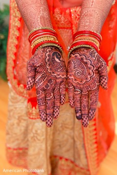 Gorgeous mehndi design. Gorgeous mehndi design.