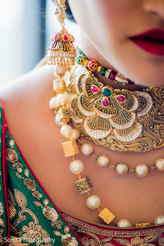 Unique indian bride jewelry. Unique indian bride jewelry.