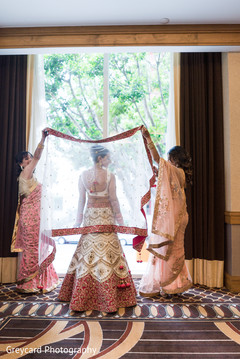Bridal dupatta. indian bride getting ready,indian bride,dupatta,indian bridal fashions