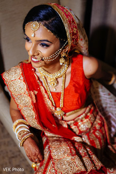 Fabulous indian bride wedding look. indian bride,indian wedding portrait,indian bridal jewelry,indian wedding lengha