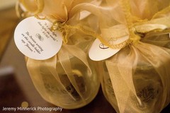 Lovely golden wrapped favors Lovely golden wrapped favors