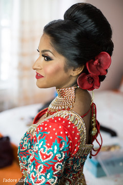 Beautiful bridal hair accessories Beautiful bridal hair accessories