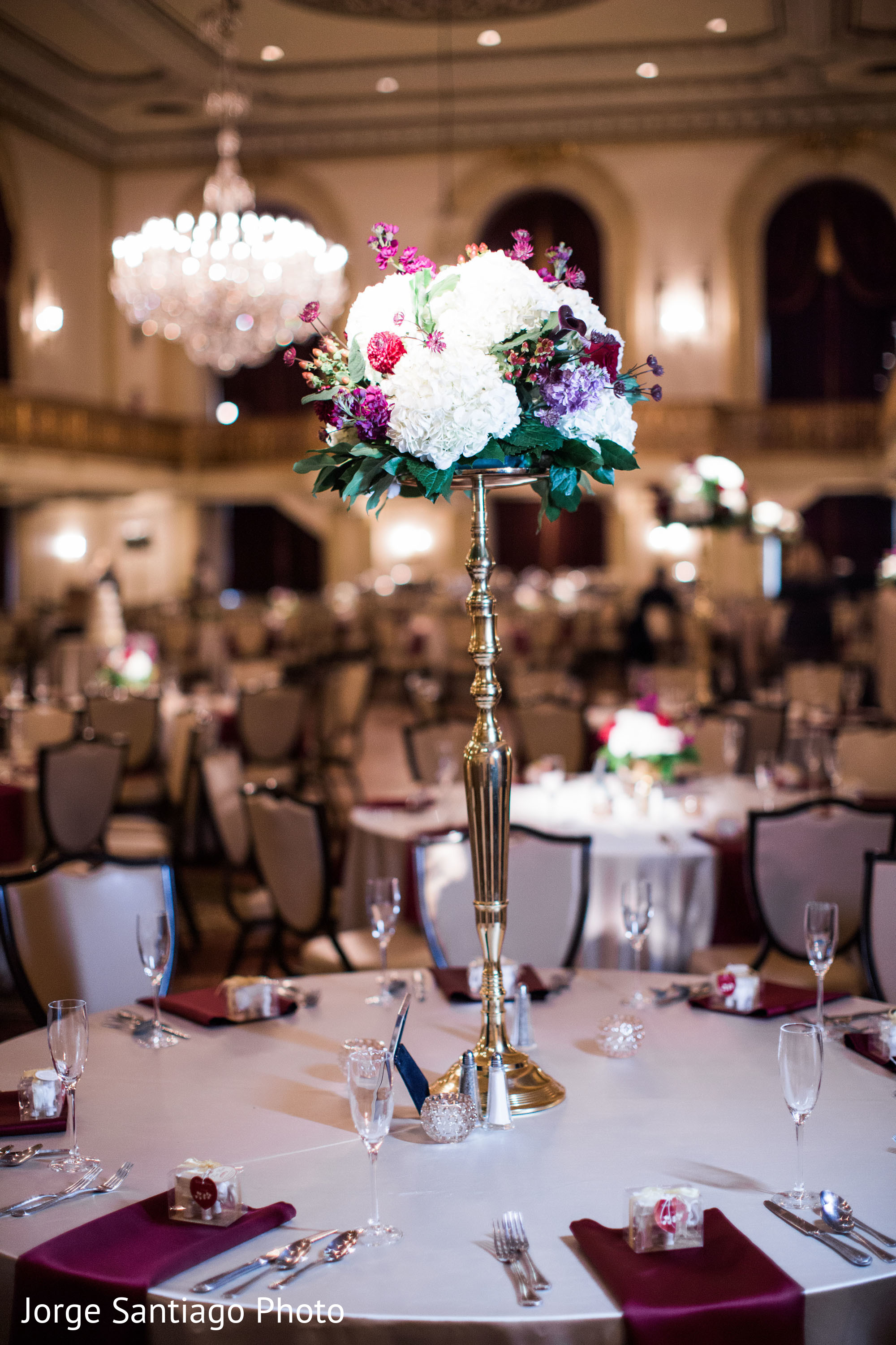 Table centerpieces at indian wedding reception Photo 113036