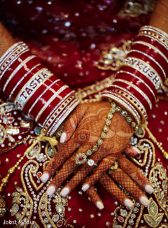 Astonishing bride bangle, haath phool and mehndi art Astonishing bride bangle, haath phool and mehndi art