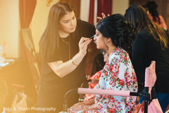 Maharani getting her makeup done Maharani getting her makeup done