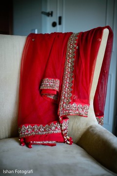 Traditional Indian bridal dupatta. indian bridal fashion,indian bride ceremony fashion