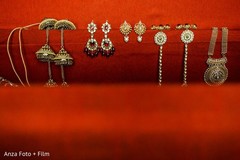 Complete Indian bride's jewelry set. indian bride accessories,bride jewelry set photography,indian bridal jewelry