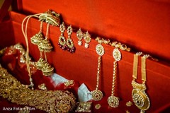 Exquisite Indian bridal jewelry. indian bride accessories,bride jewelry set,indian bridal jewelry
