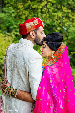Adorable indian bride and groom. indian groom outfit,indian groom turban,indian bride fashion