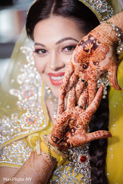 Astonishing indian bridal mehndi art Astonishing indian bridal mehndi art