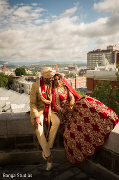 Marvelous indian bride and groom photo shoot indian bride and groom,outdoor photography,indian groom fashion,indian bride fashion