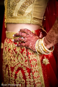 Indian bridal mehndi art indian bride fashion,bridal mehndi,mehndi art,bride bangles