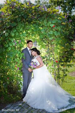 Unique outdoor indian wedding photography. indian bride,indian groom,indian wedding photography