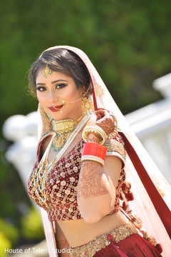 Beautiful indian bride indian bride lengha,bridal jewelry,mehndi art