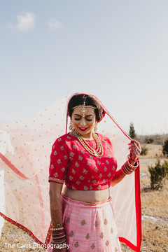 Insanely beautiful indian bride photo. indian bride,dupatta,bridal lengha,indian wedding photography