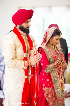 Adorable Sikh bride and groom. Adorable Sikh bride and groom.