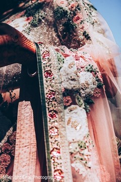 Beautiful off-white skirt adorned with pink roses Beautiful off-white skirt adorned with pink roses