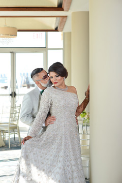 Utterly beautiful India bride and groom photo. Utterly beautiful India bride and groom photo.