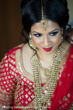 Bridal fashion inspiration indian bride fashion,bridal jewelry,indian bride hair and makeup,bridal tikka