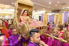 Dazzling indian bride's doli entrance Dazzling indian bride's doli entrance