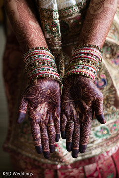 Unique bridal mehndi art Unique bridal mehndi art
