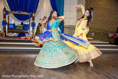 Marvelous indian bride performing during sangeet night Marvelous indian bride performing during sangeet night