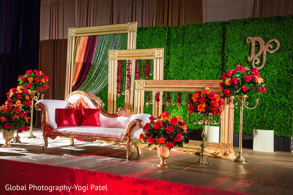 Wedding reception deals stage decoration