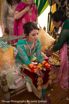 Indian bride's mehndi party indian bride fashion,mehndi party,pre- wedding celebrations,bridal jewelry