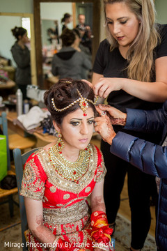 Gorgeous indian bride getting ready indian bride getting ready,indian bride fashion,bridal jewelry