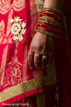 Charming Indian bride jewelry. Charming Indian bride jewelry.