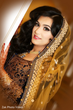 Perfect Pakistani bridal hair and makeup. portrait,pakistani bride,pakistani bridal wear,pakistani wedding photography