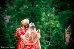 Adorable first look capture.