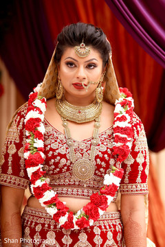 Indian bride breathtaking style. indian wedding ceremony,indian bride,flower garland