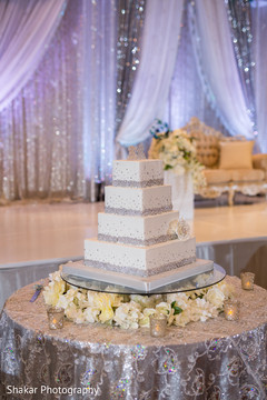 Perfect indian wedding reception cake indian wedding reception,indian wedding cake topper,indian wedding cake,indian wedding cake design