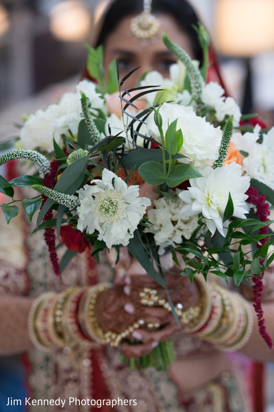 indian wedding photography,indian bride,bridal bouquet