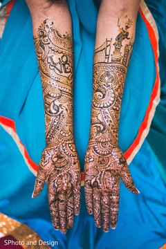 Spectacular bridal mehndi design.