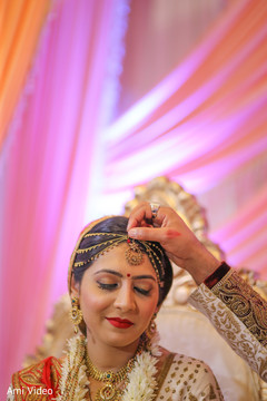 Lovely indian bride makeup indian bride makeup,indian bride jewelry,hair and makeup