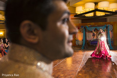 Indian bride dancing at her garba night garba,indian bride fashion