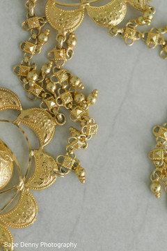 Precious Indian bride jewelry. bridal jewelry,indian bride accessories