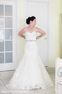 Breathtaking Indian bride white wedding style. getting ready,white wedding dress,bridal fashion,bridal mehndi