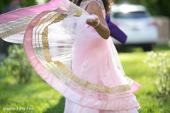 Traditional Indian wedding fashion. zoroastrian wedding photography,wedding ceremony fashion