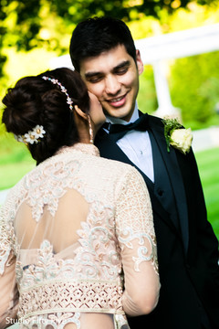 Sweet Indian bride and groom photo. indian bride and groom,indian wedding reception fashion,indian wedding photography