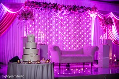 Marvelous Indian wedding stage and wedding cake. Marvelous Indian wedding stage and wedding cake.